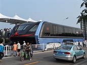 Testovac autobus je 22 metr dlouh, 7,8 metr irok a 4,8 metr vysok.