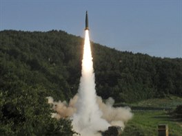Americk armda spolu s Jihokorejci v reakci na test severokorejsk rakety...
