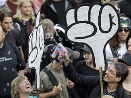 Do Hamburku na summit skupiny G20 m tisce demonstrant (5. ervence 2017)