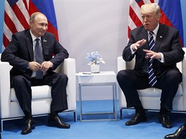 Vladimir Putin a Donald Trump zahjili prvn spolen jednn, a to pi...