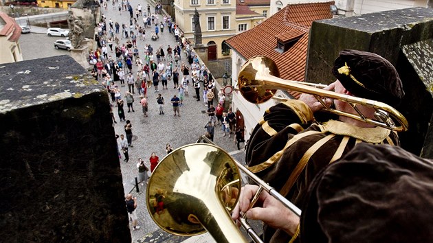 V nedli si Praha pipomn 660 let od zatku stavby Karlova mostu (9. ervence 2017).