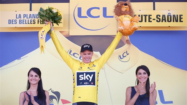 ZNOVU VE LUTM. Chris Froome, obhjce titulu na Tour, u v pt etap oblkl lut dres pro ldra zvodu.