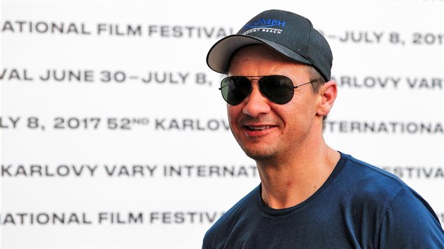 Herec Jeremy Renner, jedna z hlavnch hvzd letonho 52. ronku Mezinrodnho filmovho festivalu pijel do Karlovch Var (6. ervence 2017).