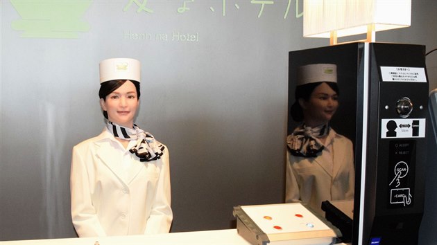 V hotelu Henn na Hotel v japonskm Sasebu maj recepn jako malovanou. A na to, e je to robot.