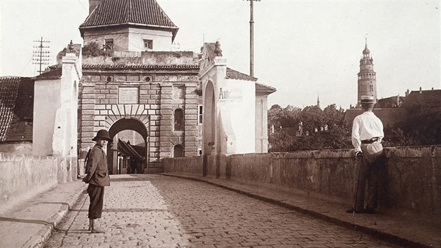 Budjovick brna s tolik typickou v eskorumlovskho zmku nkdy kolem roku 1910