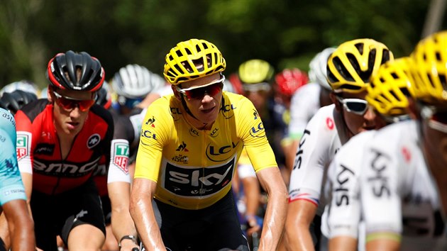Chris Froome ve lutm trikotu bhem osm etapy Tour de France