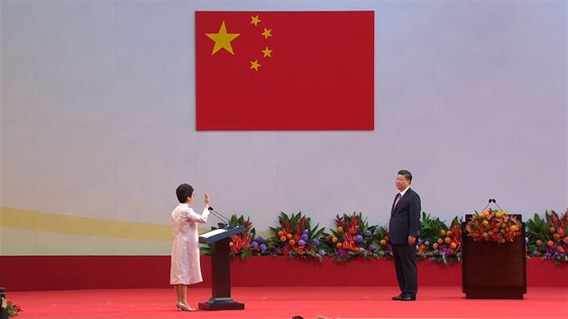 nsk prezident uvedl do funkce novou sprvkyni Hongkongu