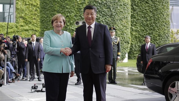 Nmeck kanclka Angela Merkelov a nsk prezident Si in-pching (Berln, 5. ervence 2017)