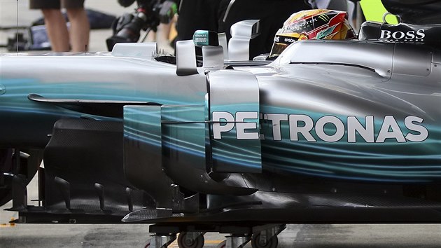 Lewis Hamilton z Mercedesu bhem trninku na Velkou cenu Rakouska