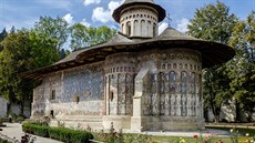Voronet. Klášterní kostel sv. Jiří bývá nazýván Sixtinskou kaplí východu. Voronet. Klášterní kostel sv. Jiří bývá nazýván Sixtinskou kaplí východu.