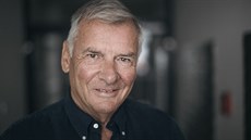 Vratislav Kulhánek, který chce být příštím prezidentem, představil své názory v... Vratislav Kulhánek, který chce být příštím prezidentem, představil své názory v...