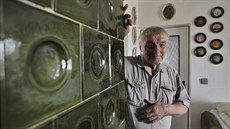 František Vlk je nejen posledním moravskobudějovickým kamnářem, ale také... František Vlk je nejen posledním moravskobudějovickým kamnářem, ale také...