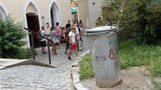 Nevzhledné popelnice kazí turistům fotky. Lidé v třebíčském židovském městě si... Nevzhledné popelnice kazí turistům fotky. Lidé v třebíčském židovském městě si...