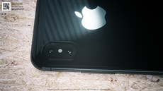 iPhone 8 podle designéra s eskými koeny