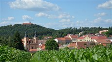 Panorama města (v pozadí Zelená Hora). Panorama města (v pozadí Zelená Hora).