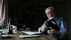 Slavný liberecký fotograf Jan Pikous byl známý díky svojí fotografické tvorbě... Slavný liberecký fotograf Jan Pikous byl známý díky svojí fotografické tvorbě...