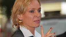 Uma Thurmanová vyráží of Puppu na natáčení pořadu Na plovárně (2. července... Uma Thurmanová vyráží of Puppu na natáčení pořadu Na plovárně (2. července...
