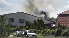 Požár pily v Podivíně na Břeclavsku 3. července. Hasiči vyhlásili 2. stupeň... Požár pily v Podivíně na Břeclavsku 3. července. Hasiči vyhlásili 2. stupeň...