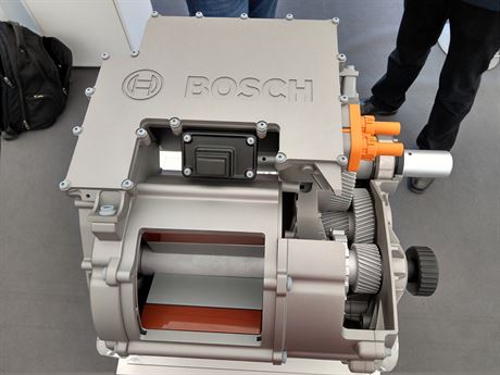 Motorogenertor s integrovanou elektronikou a pevodovkou od spolenosti Bosch