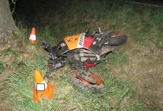 Ujídjící motorká u Budjovic tce zranil sebe i svou spolujezdkyni.