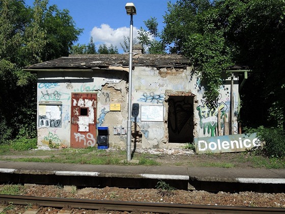 Kdy redaktor iDNES.cz spatil zastávku Dolenice na Znojemsku, byl v oku:...