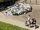 V ulicích ukrajinského Lvova se hromadí odpadky. Hlavní skládka za mstem je...