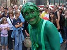 Performer Adrian Schvarzstein jako Greenman