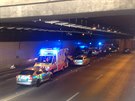 Nehoda motorkáe v Tnovském tunelu v Praze (16. 7. 2017)