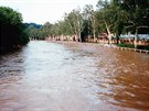 Peplnné koryto Tiché Orlice v dob záplav.