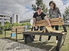 Studenti ZU v Plzni pedstavili dva prototypy chytrých laviek. (13....