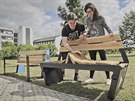 Studenti ZU v Plzni pedstavili dva prototypy chytrých laviek. (13....