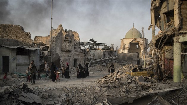 Mosul je po bojch s Islmskm sttem v troskch. Obnova msta potrv roky.