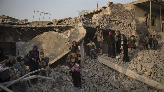 Mosul je po bojch s Islmskm sttem v troskch. Obnova msta potrv roky.