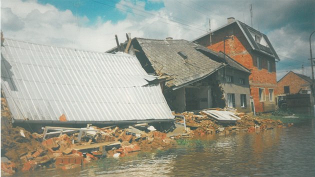 Z olomouckch mstskch st poniila povode v roce 1997 nejvce ernovr. Na snmku zatopen a poboen ernovrsk ulice.