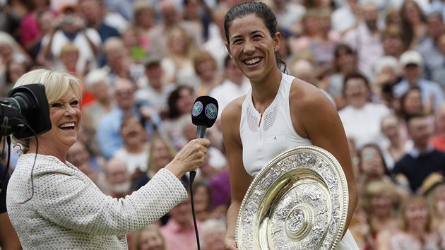 ROZHOVOR PO ZPASE. Garbie Muguruzaov promlouv po finlovm zpase jako erstv vtzka Wimbledonu. Zpovd ji Sue Barkerov, bval britsk tenistka a dnes komenttorka BBC.