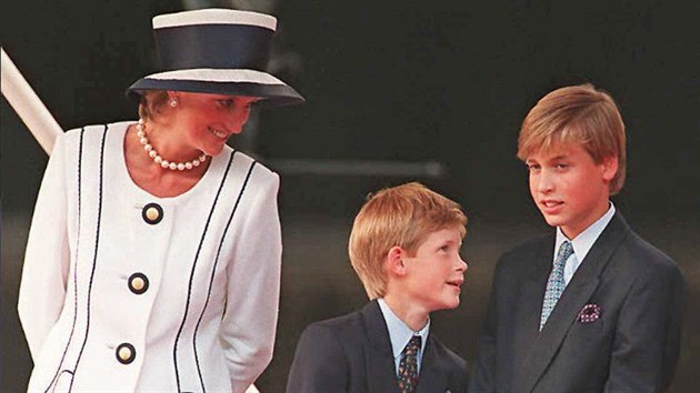 Princezna Diana a jej synov, princ Harry a princ William (Londn, 19. srpna 1995)