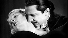 Drákula ztvárnný Belou Lugosim je fenomenální. Ve snímku z roku 1931 si...