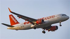 Letadlo společnosti easyJet. Letadlo společnosti easyJet.