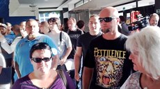 Klusákův film o neonacistovi Daliborovi zaplnil prostějovské kino, lidé si s... Klusákův film o neonacistovi Daliborovi zaplnil prostějovské kino, lidé si s...