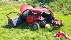 Auto po střetu s vlakem u Letohradu. Auto po střetu s vlakem u Letohradu.