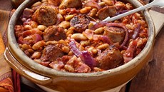Casserole s bílými fazolemi a červenou cibulí Casserole s bílými fazolemi a červenou cibulí