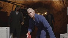 Adam Driver a Daniel Craig ve filmu Loganovi paráci