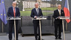 Prezident Svazu průmyslu a dopravy Jaroslav Hanák, premiér Bohuslav Sobotka a... Prezident Svazu průmyslu a dopravy Jaroslav Hanák, premiér Bohuslav Sobotka a...
