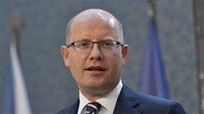 Premiér Bohuslav Sobotka na tiskové konferenci po jednání tripartity 17.... Premiér Bohuslav Sobotka na tiskové konferenci po jednání tripartity 17....
