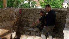 Práce archeologů na hradě v Brandýse nad Orlicí. Práce archeologů na hradě v Brandýse nad Orlicí.