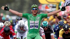 Marcel Kittel vítězí v závěrečném spurtu desáté etapy Tour de France. Marcel Kittel vítězí v závěrečném spurtu desáté etapy Tour de France.