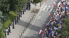 Tisíce lidí ve Varav protestovaly proti soudní reform (16. ervence 2017)