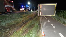 Na silnici mezi Mohelnicí a Libivou havaroval kamion, skonil pevrácený na...