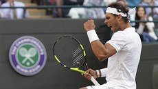 panl Rafael Nadal slaví fiftýn proti Gillesi Mullerovi z Lucemburska.