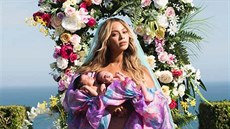Zpěvačka Beyoncé poprvé ukázala svá dvojčata a prozradila, že se jmenují Sir... Zpěvačka Beyoncé poprvé ukázala svá dvojčata a prozradila, že se jmenují Sir...